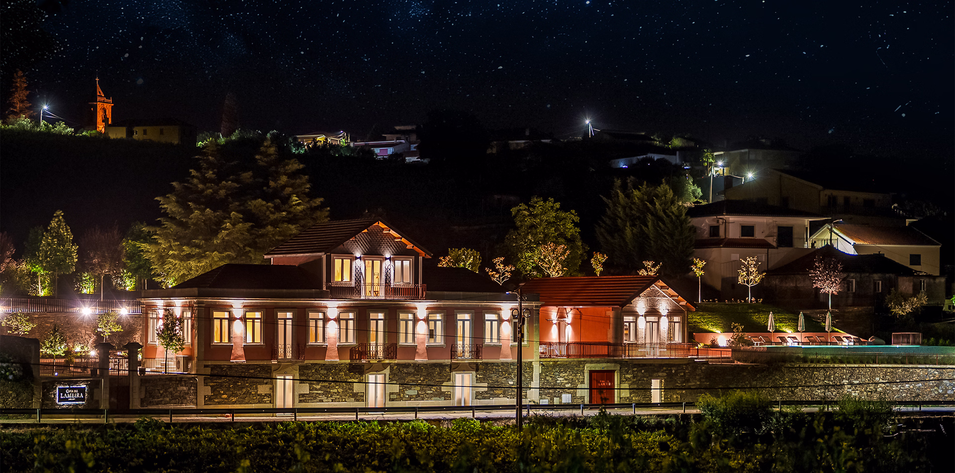 Casa da Lameira canelas, alojamento no Douro, alojamento histórico, conforto moderno, piscina infinita, apartamentos em Peso da Régua, autenticidade duriense, escapadinha no Douro, apartamentos T1, T2 e T3 no Douro, Casa da Lameira Douro Valley